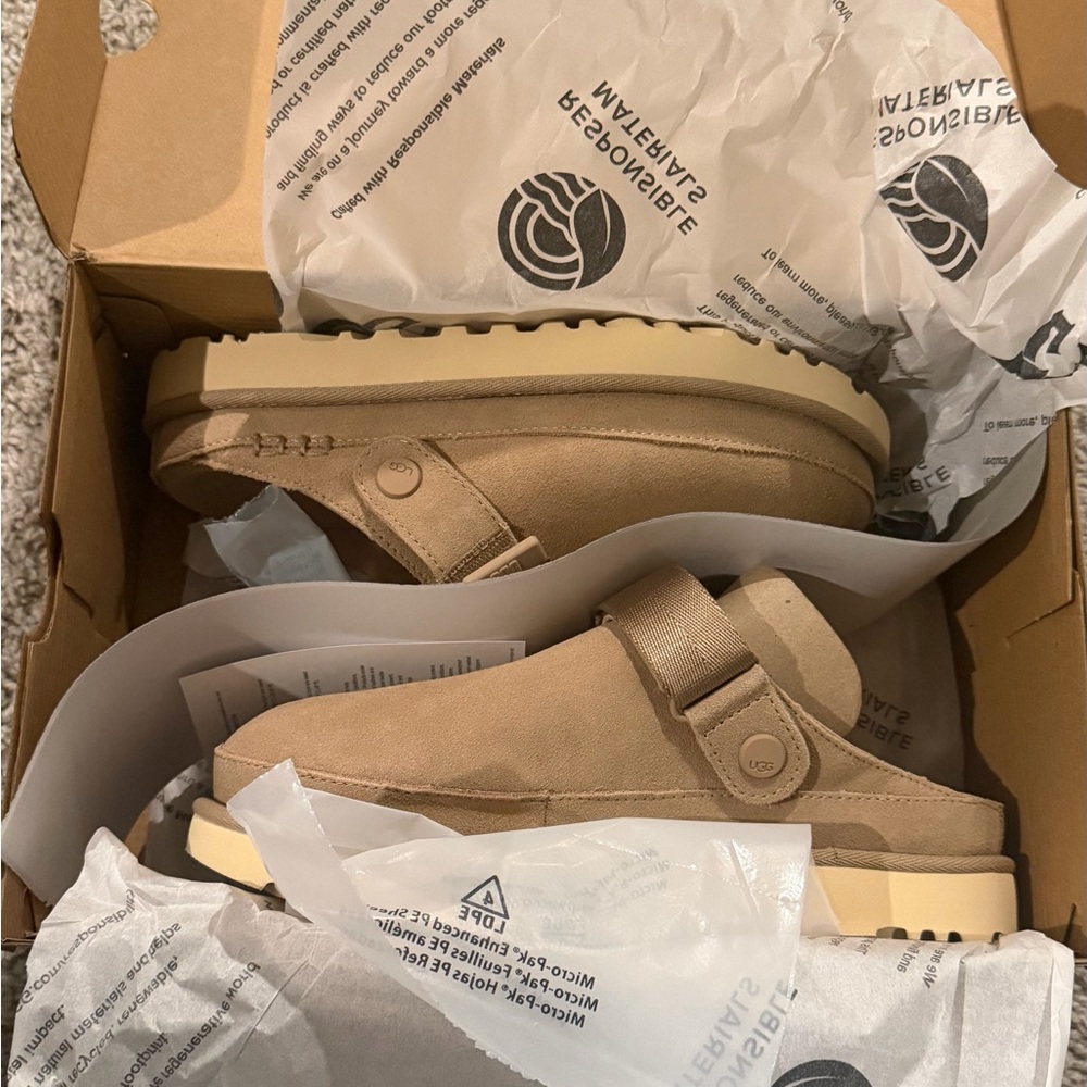 UGG Goldenstar Clog sand